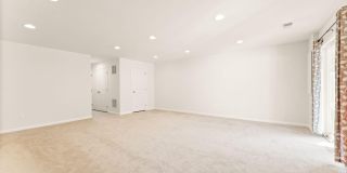 41715 MCMONAGLE Square Gallery 6