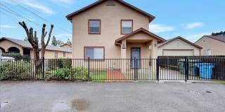 3 bedroom, 1 1/2 bath townhome Gallery 1