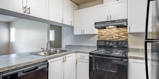 Pine Ridge Apartment Homes Gallery 24