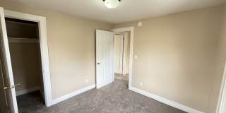 1330 West Hillsdale Street Gallery 7