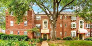 Sunny, spacious 1BR/1BA Condo in Arlington's Precious Palisades Condos w/Parking Gallery 1