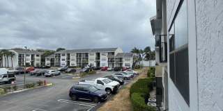 One Bedroom One Bathroom! WATERFRONT COMMUNITY! Gallery 12