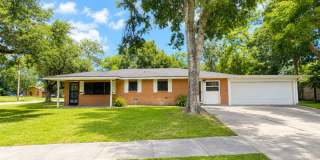 Stunning 4 Bedroom Home Gallery 1