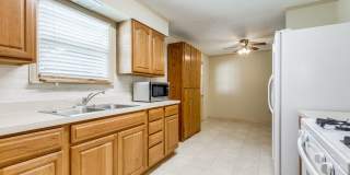 2-BEDROOM HOME IN WILSHIRE VILLAGE Gallery 10