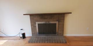 2 bdm 2 bath Ranch with Large fenced yard Gallery 3