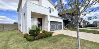 Contemporary 3 Bedroom with 2.5 Baths in Gated Community Gallery 1
