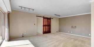 Spacious & Bright 3BR Condo with Bonus Room, Secured Parking & Hollywood History! Gallery 12