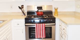 Burbank Village Apartments Gallery 6