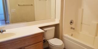 VERY CUTE 3BD/2BTH SINGLE FAMILY IN NORTH LINCOLN Gallery 12