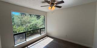 3 Bed 2 Bath Condo & Pool Access! Gallery 6