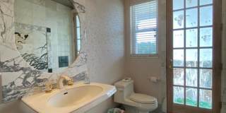 Spacious 3/2 with In-Law Suite Gallery 28
