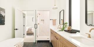 LUX 3BD, 4BA Sunnyside Home with Office and 2-Car Garage Gallery 19