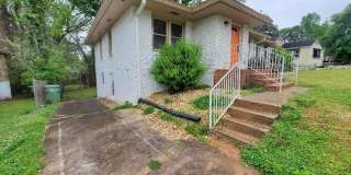 Room in 4 Bedroom Home at Morris Brown Dr SW Gallery 11