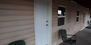 Fully Renovated, Cozy, and In Town!!! Gallery 1