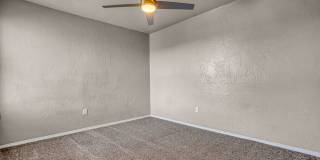 Beautiful 3 bedroom, 2.5 bath Townhome Gallery 15