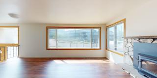 Application pending- Location, Location! - Four Bedroom house located minutes from Des Moines Waterfront Gallery 7