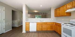 Fantastic 4 bedroom, 2 bathroom home in great location! Gallery 7