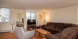 Huge 4 bed 2 bath townhouse near Northeastern with a move in special! Gallery 6