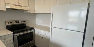One Bedroom One Bathroom! WATERFRONT COMMUNITY! Gallery 3