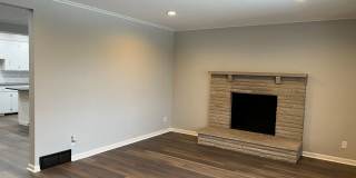4 Bedroom with a Huge Fenced Back Yard! Gallery 5