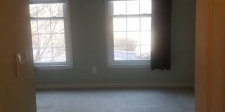 290 Riverbend Dr Gallery 10