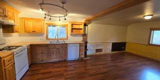 For Rent: 2 Bed/1 Bath Home Downtown Gallery 4