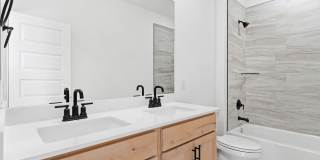 1811 East Fiji Street Gallery 13