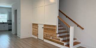 Clean like-new home for rent near the UofA Gallery 6