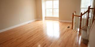 Exquisite Renovated Townhome in Germantown Estates Gallery 6