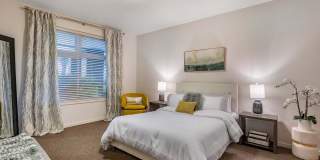 Yacht Harbor Club Gallery 26