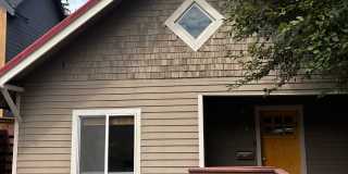 Ideal Duplex on NW Broadway with Parking Gallery 1