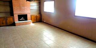 Nice Single Level Northeast Duplex With Refrigerated Air Located In Quiet Neighborhood Gallery 6