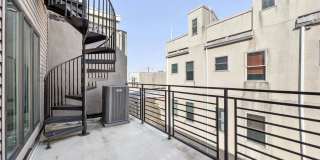 2318 E CABOT Street Gallery 21