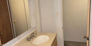 2 Bed 1 Bath Garden Level Duplex Gallery 10