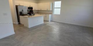 2740 SE 24th Ct Gallery 36