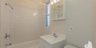 855 West Cornelia Avenue Gallery 3