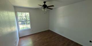 1026 West Tarleton Street Gallery 1