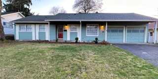 12820 SW Glenhaven Street ~ Beautifully Refreshed, Classic Single-level Home Gallery 1