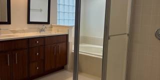 Captivating 4 Bedroom, 2 bath Pool/Lake home Gallery 26
