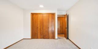 Wayzata Woods Gallery 14