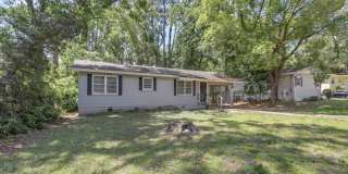 4 bed 2 bath house, Walk to Stadium!! Available July 2026 Gallery 9