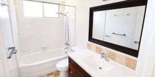 Large 6 Bedroom - Huge Yard - Students Welcome Gallery 11