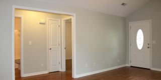 211 Martin Road Gallery 14