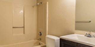 Refreshed 3 BR/2 BA home near I-49/UofA! Large fenced yard! Gallery 12