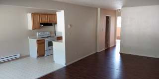 2 bedroom, 1 bathroom 2nd floor apartment - Maverick Apartments Gallery 1
