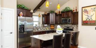 Georgeous 3 bedroom 2 bath home with SOLAR  and a view! Gallery 11