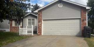 Large 3+2 Bedroom house available now - Half off 1st months rent! Gallery 1