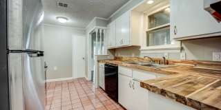 Freshly Updated 3 Bedroom House Gallery 3