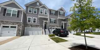 Wren | 3 Bed 2.5 Bath | Garage | 1729 sf | $2831 - $3114 | 8, 9, 10, 12, 14, and 15 month lease terms Gallery 185