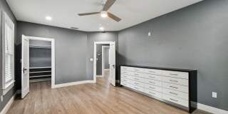 6810 N NAVIN AVENUE Gallery 33
